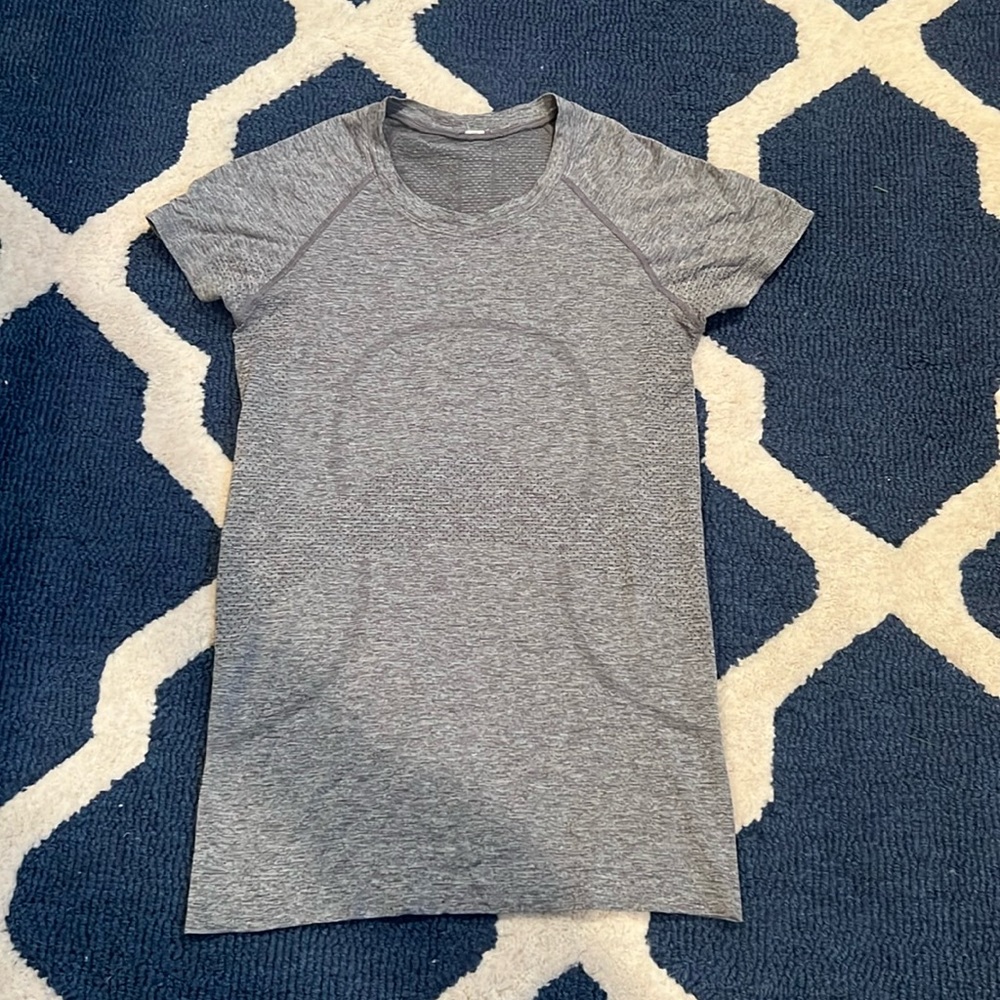 Grey lululemon swiftly tech